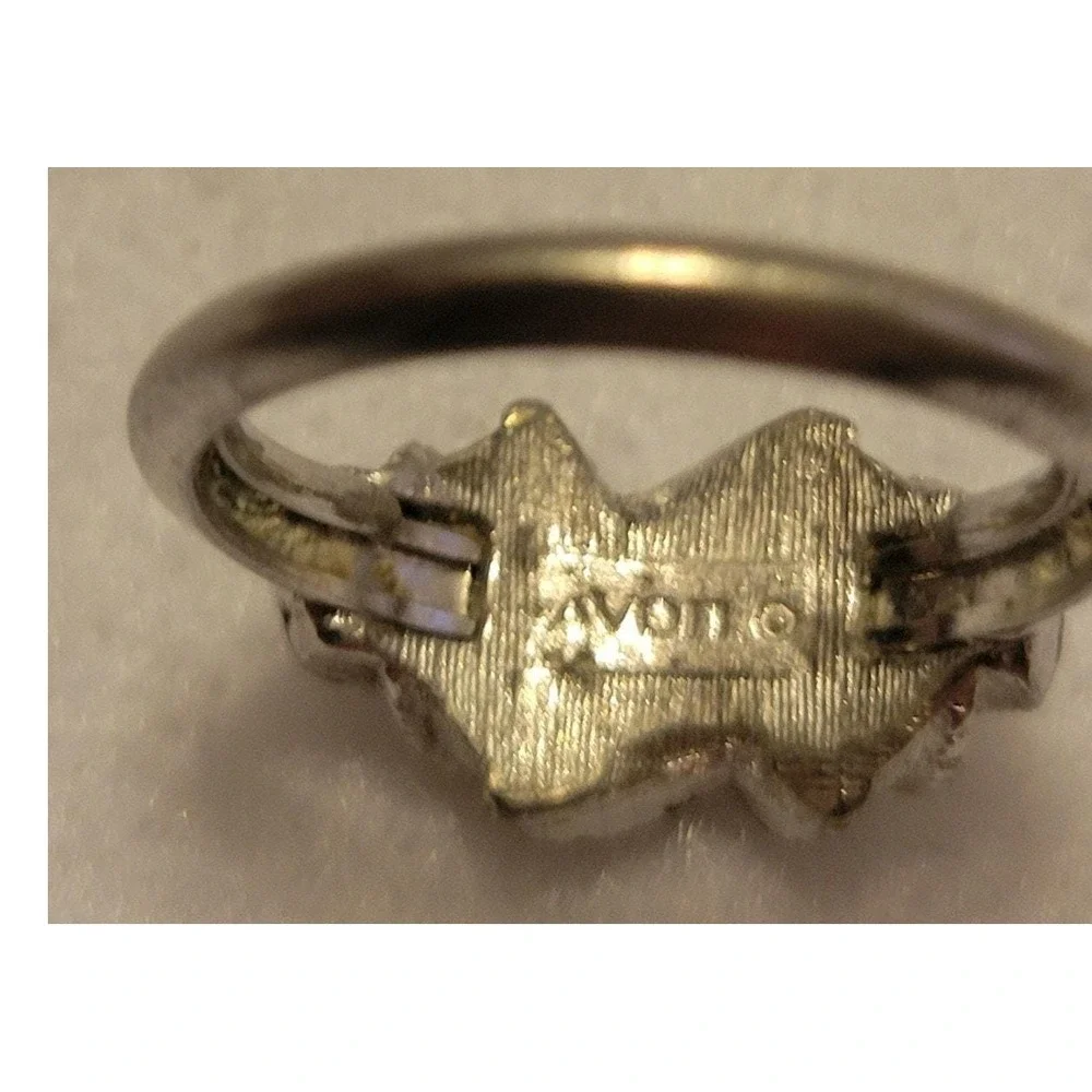 Avon Ring Vtg Textured Ribbon Knot Adjustable Sizer Band Silver Tone Size 5.5